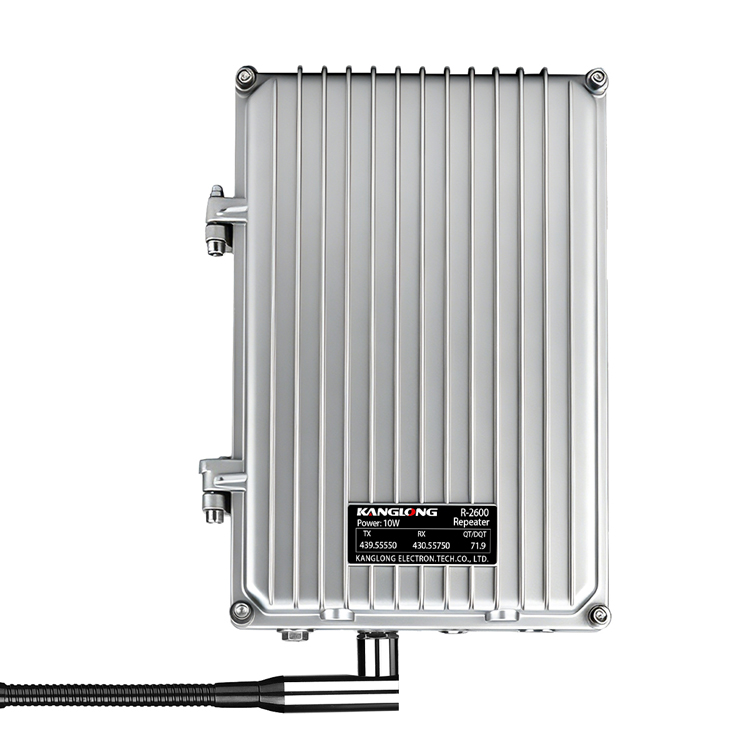 R-2600 Analog Repeater